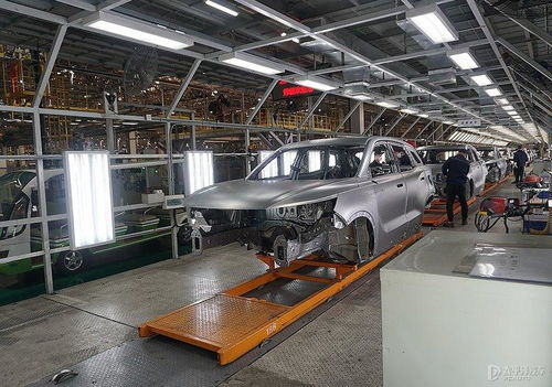 探访汽车工厂必看亮点 汽车装饰环节揭秘